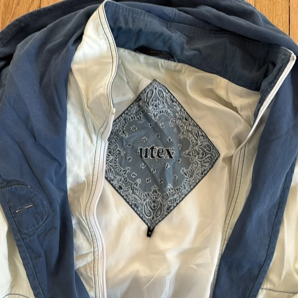 Utex Light Coat - Picture 2 of 5